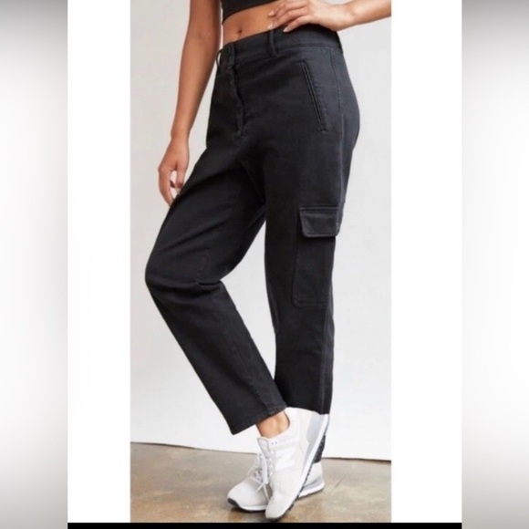 Aritzia Pants - Aritzia Wilfred Free Black Modern Cargo Pant Button Fly Size 6